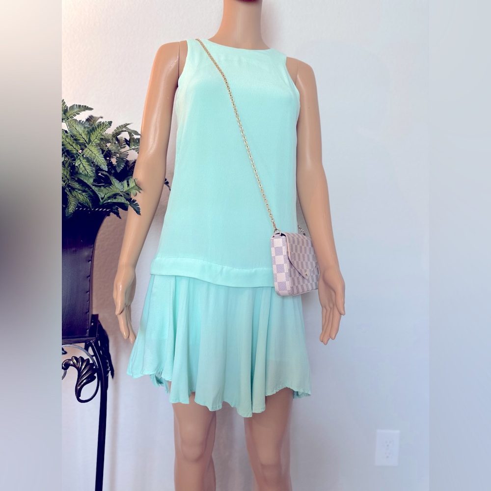 Women's Sleeveless Dress With Drop Waist Mint Green Size 2